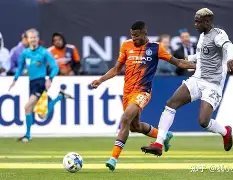 丁威迪底线,巧妙接球,突破防守,NG体育,NG,Sports,NG体育官网,NG体育官网,NG体育下载,NG体育APP